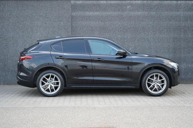 Alfa Romeo Stelvio 2.0 T AWD First Edition Trekhaak/Leder/20''/KEYLESS/Camera