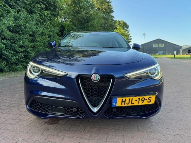 Alfa Romeo Stelvio 2.0T 280PK AWD Q4 B-TECH/PANO/LEER/HARMAN KARDON
