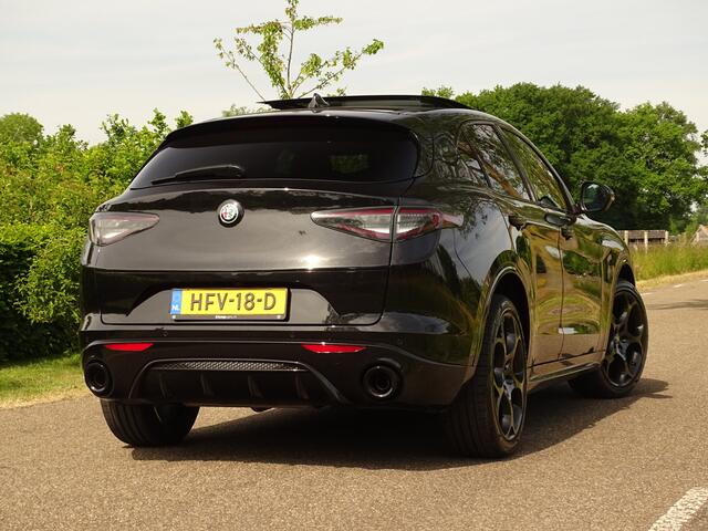 Alfa Romeo Stelvio 2.0 T GME AWD Competizione | BTW! | Carplay | 21inch | Schuifdak | H+K | Full!