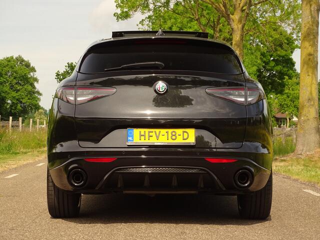 Alfa Romeo Stelvio 2.0 T GME AWD Competizione | BTW! | Carplay | 21inch | Schuifdak | H+K | Full!