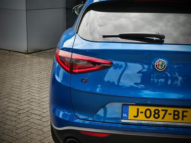 Alfa Romeo Stelvio 2.0 T AWD B-Tech 280 PK / PANO / ADAPT. CRUISE / LEDER DASH. / NL AUTO
