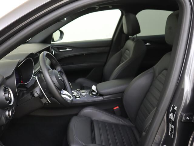 Alfa Romeo Stelvio 2.0 T GME AWD Sprint OPEN DAK !!