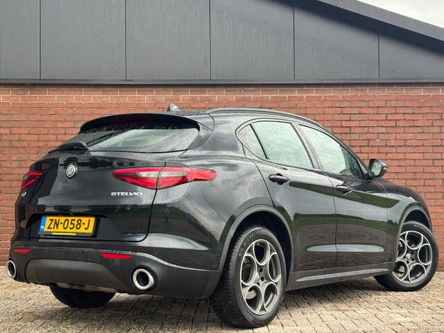 Alfa Romeo Stelvio 2.0 T AWD SUPER | LEDER | NAVI | CAMERA!
