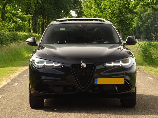 Alfa Romeo Stelvio 2.0 T GME AWD Competizione | H+K | Schuifdak | 21" | BTW! | Uniek!