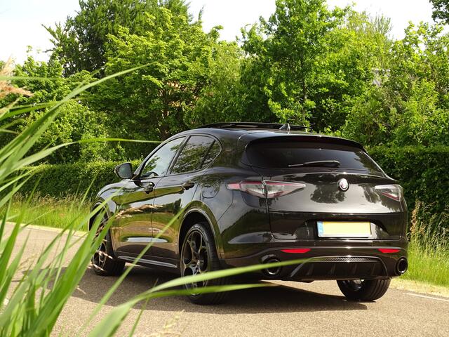 Alfa Romeo Stelvio 2.0 T GME AWD Competizione | H+K | Schuifdak | 21" | BTW! | Uniek!