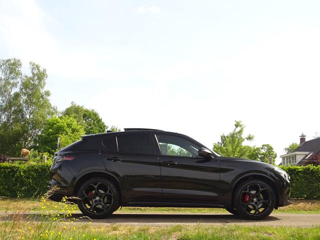 Alfa Romeo Stelvio 2.0 T GME AWD Competizione | H+K | Schuifdak | 21" | BTW! | Uniek!
