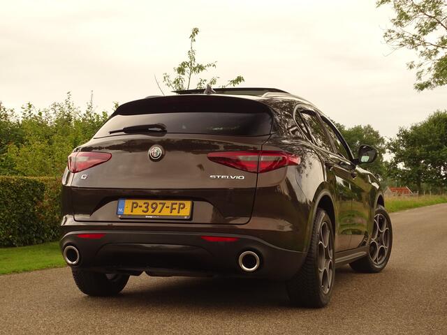 Alfa Romeo Stelvio 2.2d AWD Q4 210PK Veloce | Schuifdak | Ad.Cruise | All-season | Bronzo | Camera | Uniek en netjes!