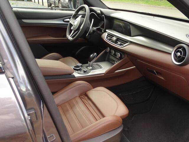 Alfa Romeo Stelvio 2.0 T AWD Veloce | Carplay | Schuifdak | H+K | Trekhk | FullFullFull!