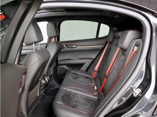 Alfa Romeo Stelvio 2.9 V6 AWD Quadrifoglio | Pano | Keramische remmen | Akrapovic | 510 PK |