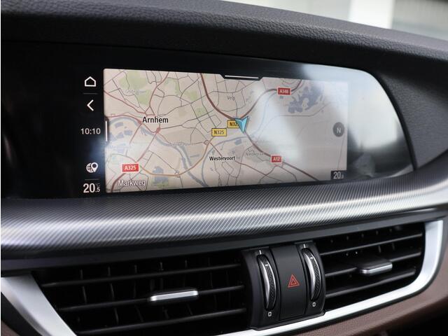 Alfa Romeo Stelvio 2.0 T AWD Sprint | Stoel/stuur Verwarming | Veloce Interieur | Navi |