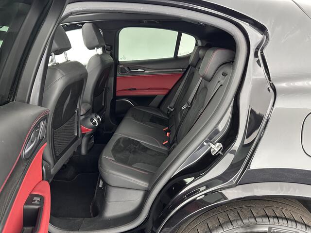 Alfa Romeo Stelvio 2.9 V6 AWD Quadrifoglio Aut. *PANO | LUXURY-LEATHER | XENON | ADAPTIVE-CRUISE | BLIND-SPOT | HARMAN/KARDON | MEMORY-PACK | HEATED-SPORTSEATS | DAB+ | KEYLESS | CARPLAY | NAVI-FULLMAP | | 20''ALU*