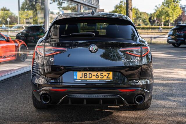 Alfa Romeo Stelvio 2.0 T 280pk GME AWD Veloce My24 Leder Dashboard HK