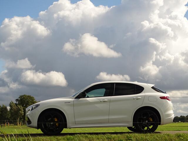 Alfa Romeo Stelvio 2.0 T AWD Veloce|BTW-auto |Trekhk|21"|Ad.Suspention| Giallo|All BLACK|Ti-dif.