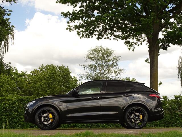 Alfa Romeo Stelvio 2.0 T AWD Veloce | Ad.Onderstel | Schuifdak | Trekh. | TI-dif. | 21 inch | Ad.Cruise | Giallo