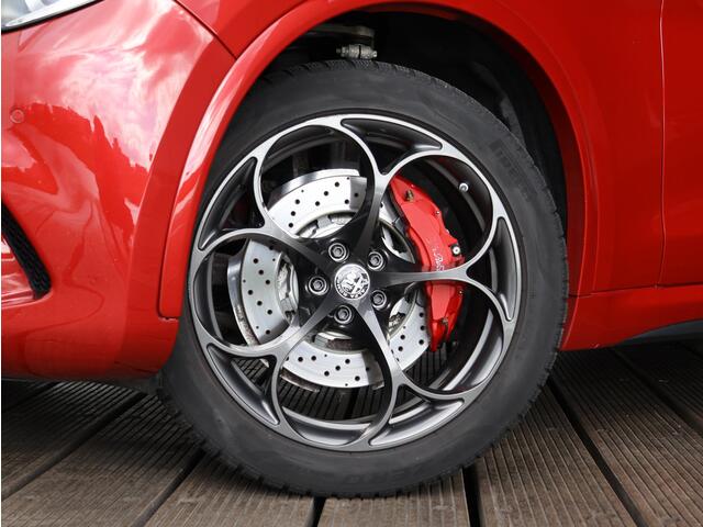 Alfa Romeo Stelvio 2.9 V6 AWD Quadrifoglio | NL auto | Harman/Kardon | Carbon |