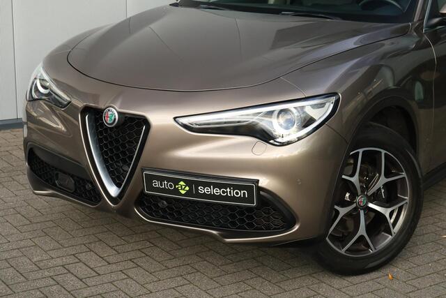 Alfa Romeo Stelvio 2.0 T AWD Super / Pano / Camera