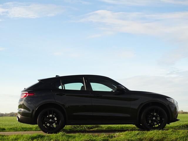 Alfa Romeo Stelvio 2.0 T AWD Veloce.st. | 310PK | All-Black | Sportped. | Memory | Camera | Stoelverw.