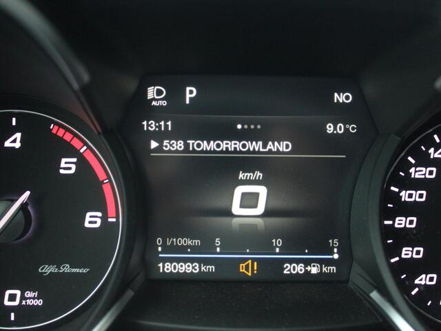 Alfa Romeo Stelvio 2.2d Super | LEDEREN BEKLEDING | 20" LICHTMETALEN VELGEN |