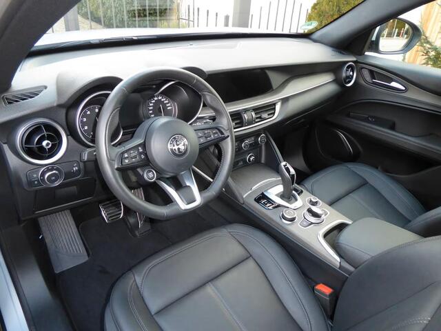 Alfa Romeo Stelvio 2.0T Q4 Ti (206kW/280pk) ** Bi-XENON/LED, NAVI+, LEDER, ACC, 19-inch LMV, MEM ** 1e EIG - 18.700 km - UNFALLFREI ** ** INFORMEER OOK NAAR ONZE AANTREKKELIJKE FINANCIAL-LEASE TARIEVEN **