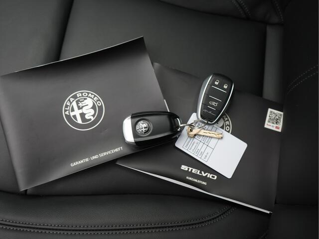 Alfa Romeo Stelvio 2.0 T AWD Ti | Lederen bekleding | Panoramisch schuif/kanteldak