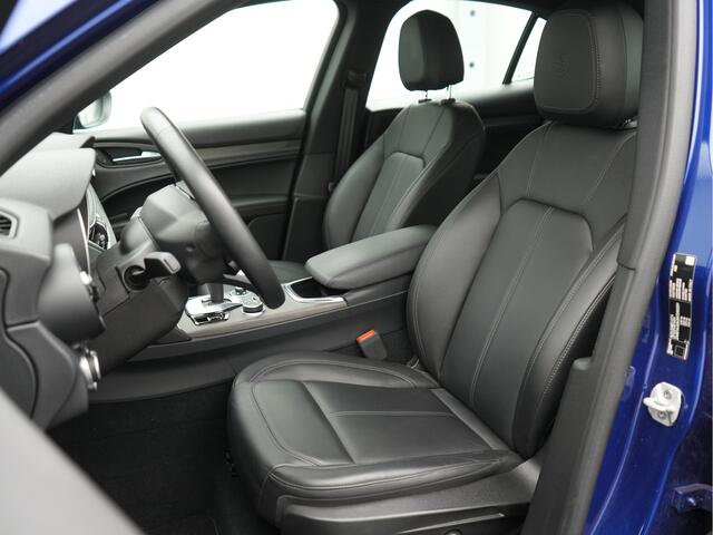 Alfa Romeo Stelvio 2.0 T AWD Ti | Lederen bekleding | Panoramisch schuif/kanteldak