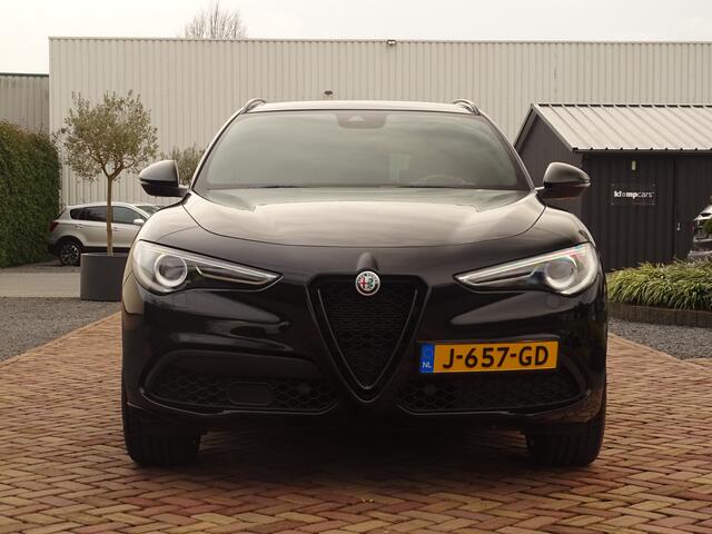 Alfa Romeo Stelvio 2.0 T AWD Veloce | Ad.Onderstel | Schuifdak | Trekh. | TI-dif. | 21 inch | Ad.Cruise | Giallo