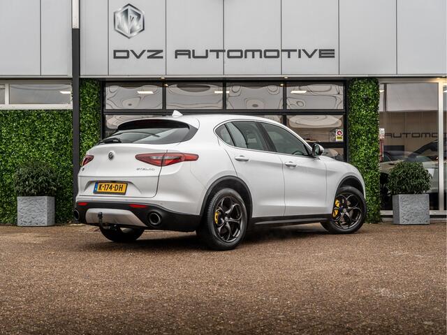 Alfa Romeo Stelvio 2.0 T AWD Super | Camera | Trekhaak | 19" Veloce