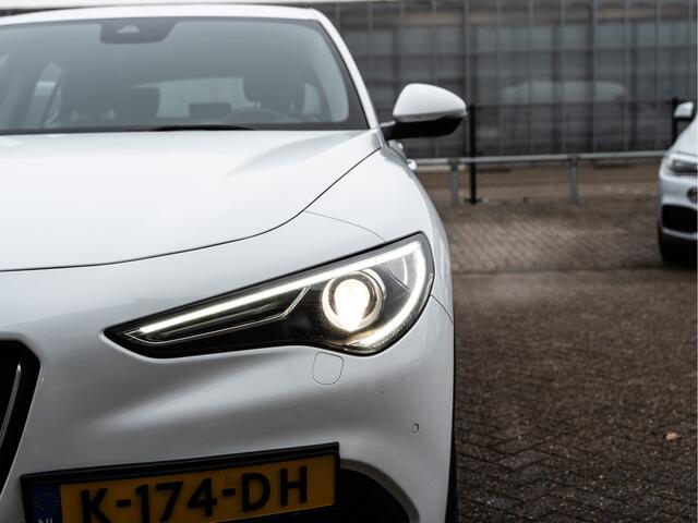 Alfa Romeo Stelvio 2.0 T AWD Super | Camera | Trekhaak | 19" Veloce