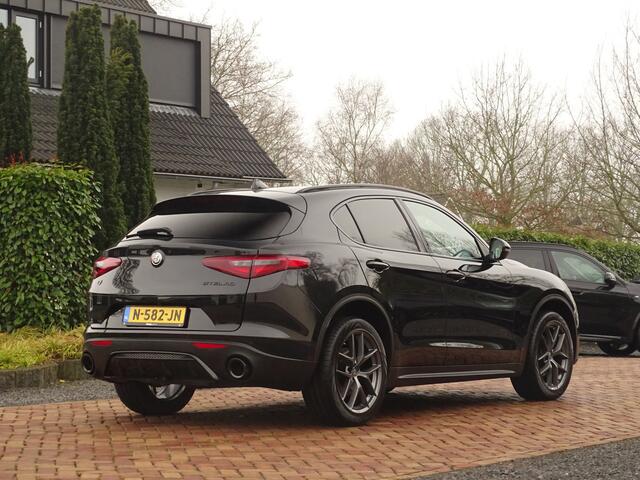 Alfa Romeo Stelvio 2.0 T AWD | Tr.hk | Savali | Dash-Cam | 310PK | Carplay | Camera | Flippers