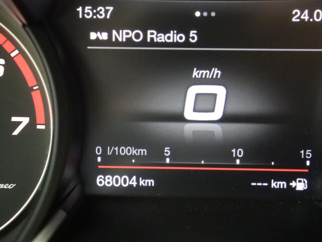 Alfa Romeo Stelvio 2.0 T AWD First Edition | Navigatie | Lederen bekleding | Lichtmetalen Velgen |