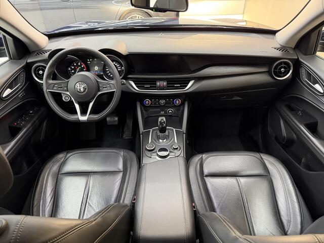 Alfa Romeo Stelvio 2.0 T AWD Super, 200Pk, 2018, 1ste eigenaar, Dealer onderhouden, Volledig leder, Trekhaak, Climate control, Stoelverwarming, Cruise control, Parkeersensoren,