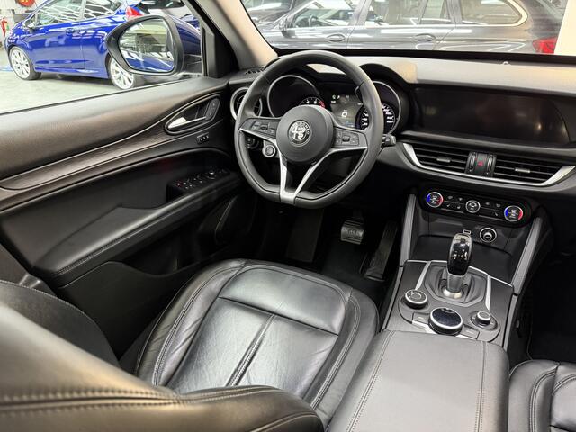 Alfa Romeo Stelvio 2.0 T AWD Super, 200Pk, 2018, 1ste eigenaar, Dealer onderhouden, Volledig leder, Trekhaak, Climate control, Stoelverwarming, Cruise control, Parkeersensoren,