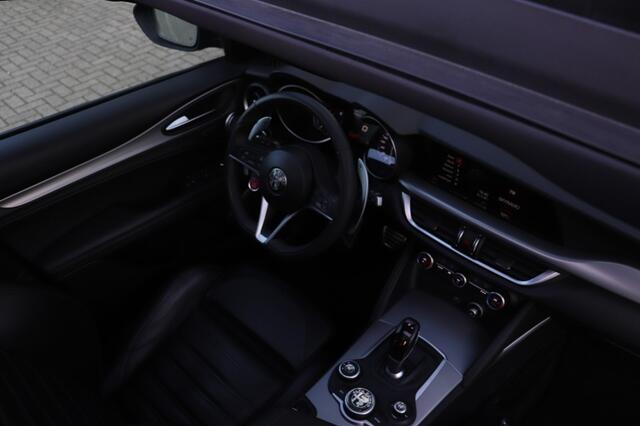 Alfa Romeo Stelvio 2.0 T AWD SUPER/PAN.DAK/HARMANK./ AD.CRUISE/STOEL/STUURVERW./20