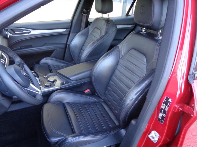 Alfa Romeo Stelvio 2.0 T AWD B-Tech Business Edition Sportstoelen Rosso Competizione Trekhaak