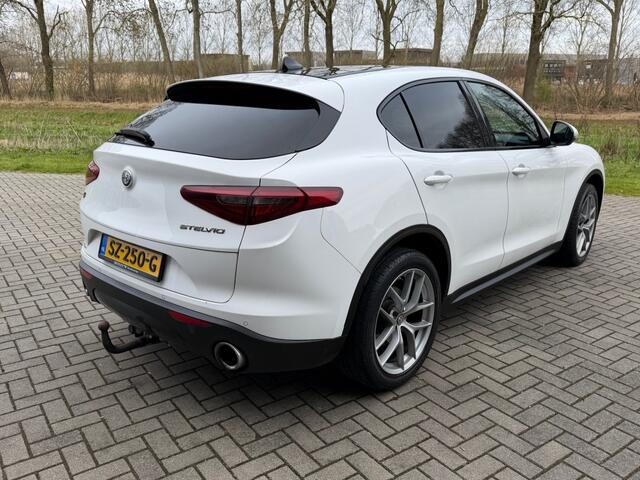 Alfa Romeo Stelvio 2.0 T AWD F.E.280PK PANORAMA/TREKHAAK/LEER