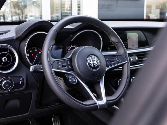 Alfa Romeo Stelvio 2.0 T AWD B-Tech 280pk Q4 | Pano-dak | Lederen bekleding | H&K |