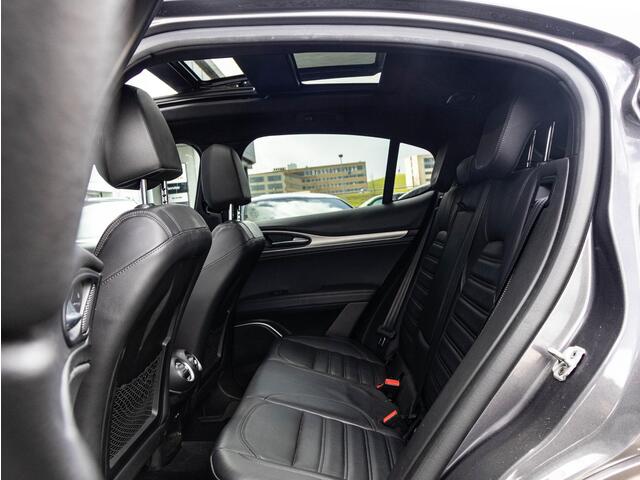 Alfa Romeo Stelvio 2.0 T AWD B-Tech 280pk Q4 | Pano-dak | Lederen bekleding | H&K |