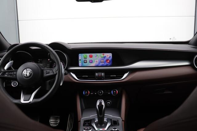 Alfa Romeo Stelvio 2.0 T Q4 280PK AWD VELOCE/1E EIG./GRIGIO STROMBOLI/A.CARPLAY/20