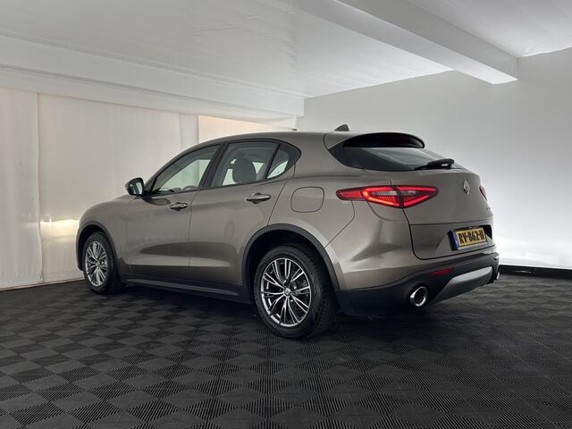Alfa Romeo Stelvio 2.2d Super Aut. *LEATHER-FABRIC | BI-XENON | DAB+ | NAVI-FULLMAP | COMFORT-SEATS | ECC | CRUISE | PDC | 18"ALU*