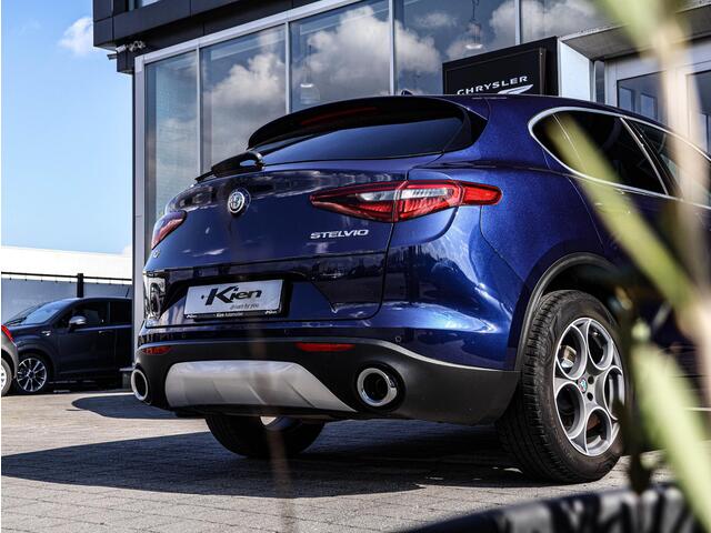 Alfa Romeo Stelvio 2.0 T AWD B-Tech | Navigatie |