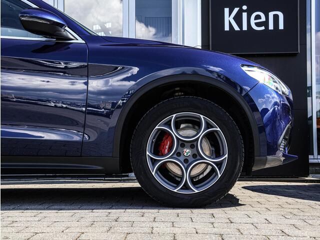 Alfa Romeo Stelvio 2.0 T AWD B-Tech | Navigatie |