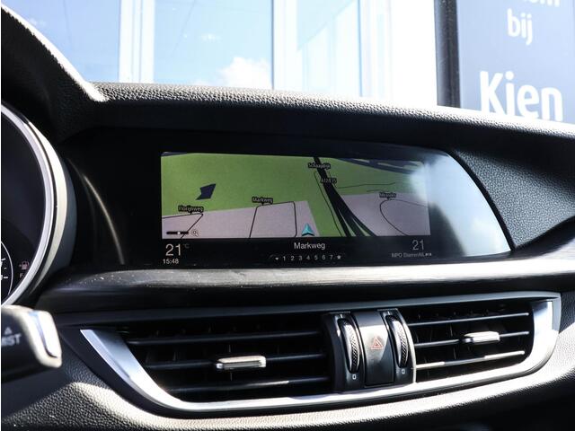 Alfa Romeo Stelvio 2.0 T AWD B-Tech | Navigatie |