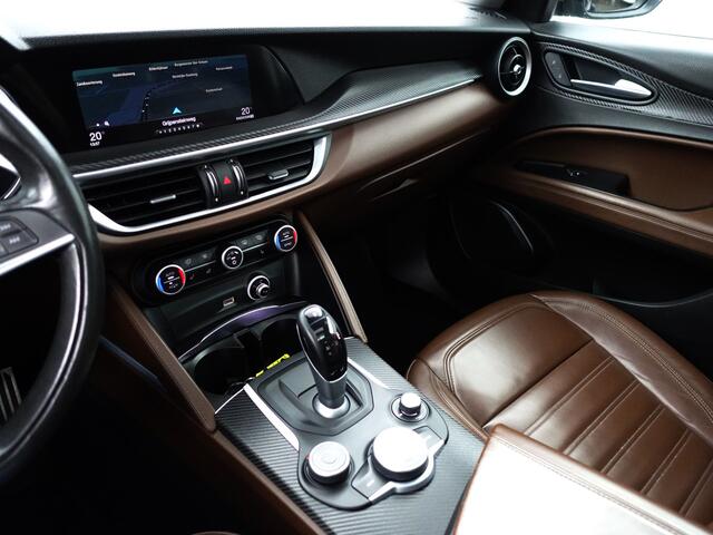 Alfa Romeo Stelvio 2.0 T AWD First Edition Aut- Panoramadak, Design Leder, Stuur/Stoelverwarming, Memory, Carbon