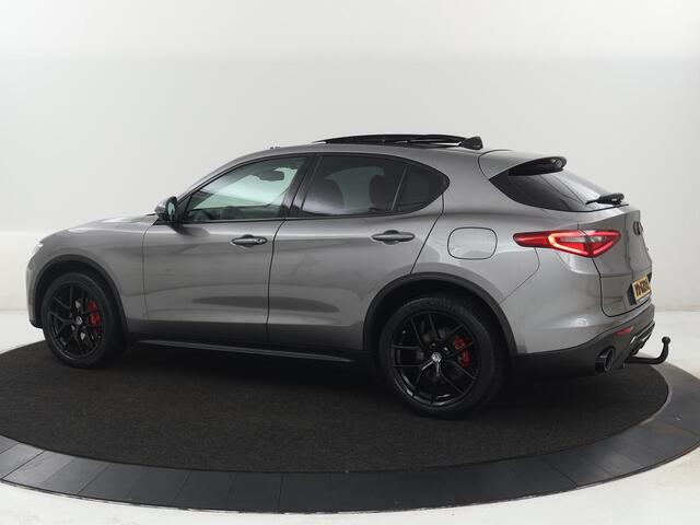Alfa Romeo Stelvio 2.0 T AWD First Edition | Panoramadak | Adaptive cruise | Leder | Stoel & stuurverwarming | Bi-Xenon | Camera | 20'' | Navigatie | Trekhaak | Side Assist | Keyless | Climate control | Origineel NL