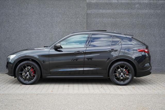 Alfa Romeo Stelvio 2.0 T AWD B-Tech Veloce/ Pano