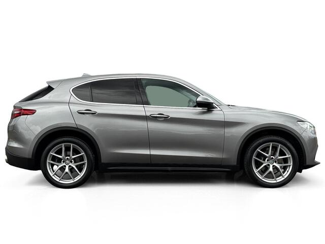 Alfa Romeo Stelvio 2.0 T AWD First Edition ? Xenon ? Leder ? Trekhaak