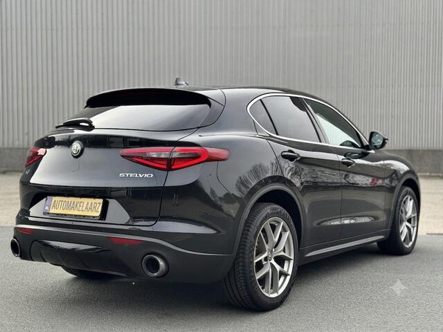 Alfa Romeo Stelvio 2.0 T AWD Special Edition 280PK RODE INTERIEUR