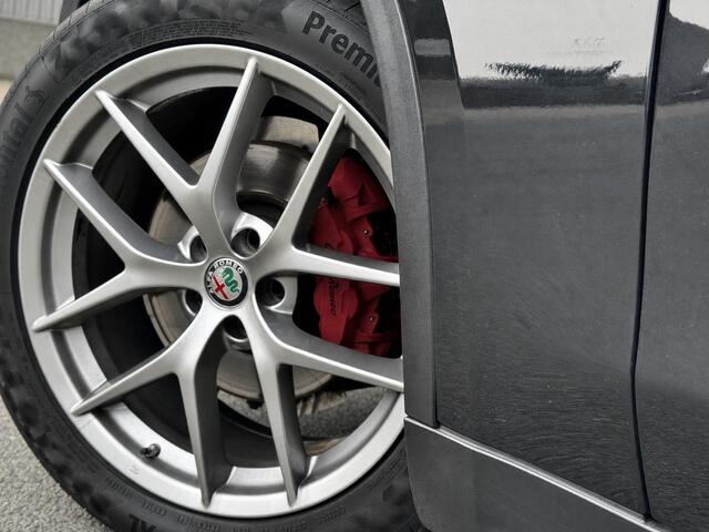 Alfa Romeo Stelvio 2.0 T AWD Special Edition 280PK RODE INTERIEUR