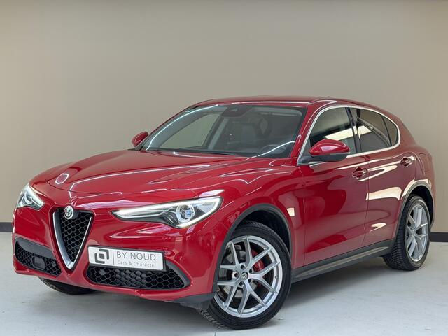 Alfa Romeo Stelvio 2.0 T AWD Super, 280Pk, 2017, 2de eigenaar, Harman Karton, Volledig leder, Stoel + stuurverwarming, Parkeersensoren, 20" velgen, Climate control,