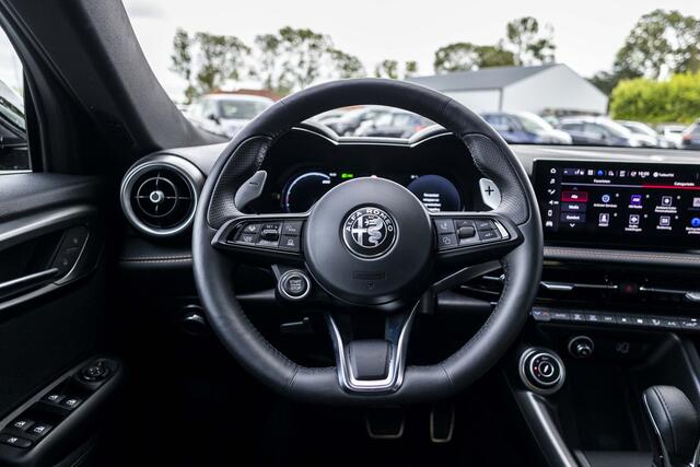 Alfa Romeo Tonale 1.5T Hybrid Veloce 360° camera | Leer | Stoelventilatie